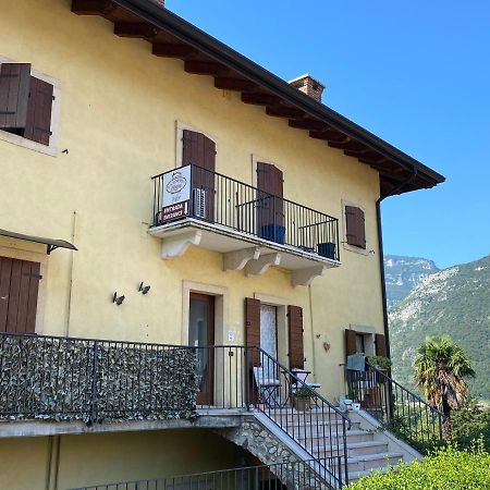 La Vineria House - Appartamento Yellow Dolce Exterior photo